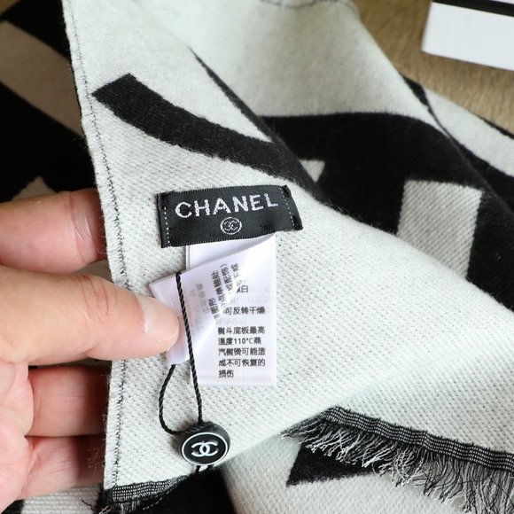 💎✨AUTHENTIC✨💎CHANEL scarf - Picture 6 of 9